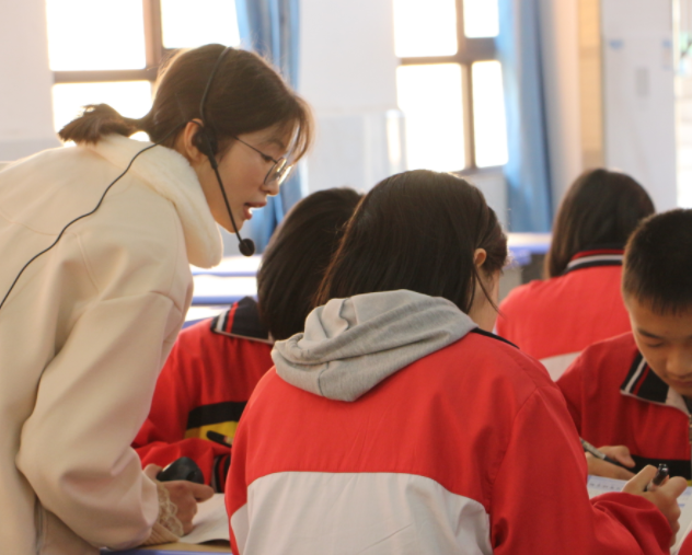 手写诗稿的墨香教育的力气来自生命与生命的彼此照亮 手写诗稿的墨香教育的力气来自生命与生命的彼此照亮