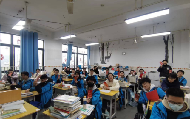 每一位师生的共同努力需要在日常的教育教学实践中不断积淀和